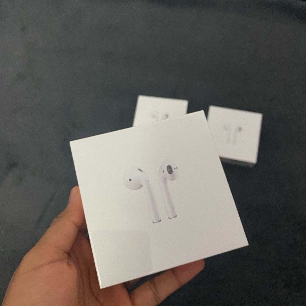 AirPods model a2032 a2031 a1602